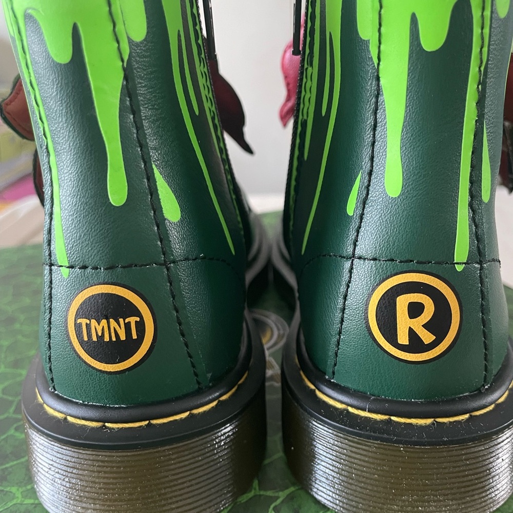 Doc Dr Martens Air Wair Boots Teenage Mutant Ninja Turtle TMNT KIDS 13 Raphael - Picture 11 of 16